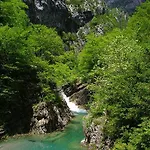 Pena Montanesa Camping Aínsa