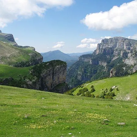 Pena Montanesa 캠프장 아인사