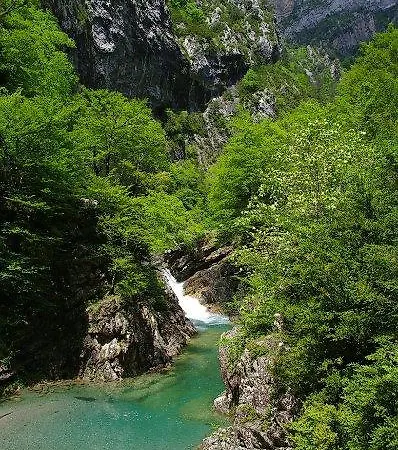 Pena Montanesa Kemping Aínsa