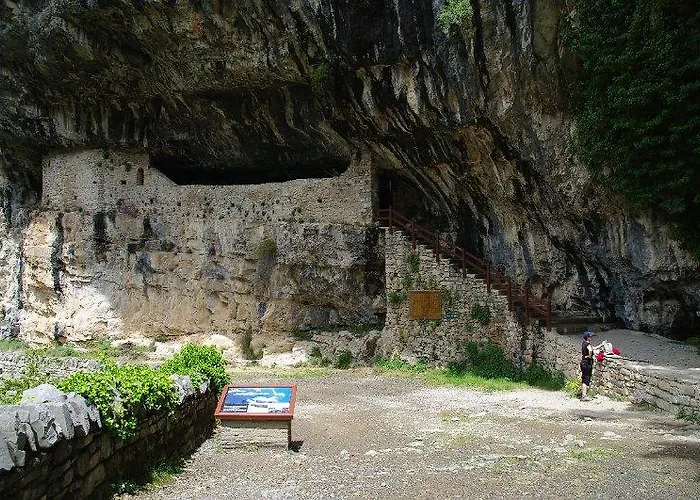 Pena Montanesa 3* Aínsa